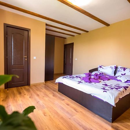 Casa De Vacanta Sadu Eksteriør billede