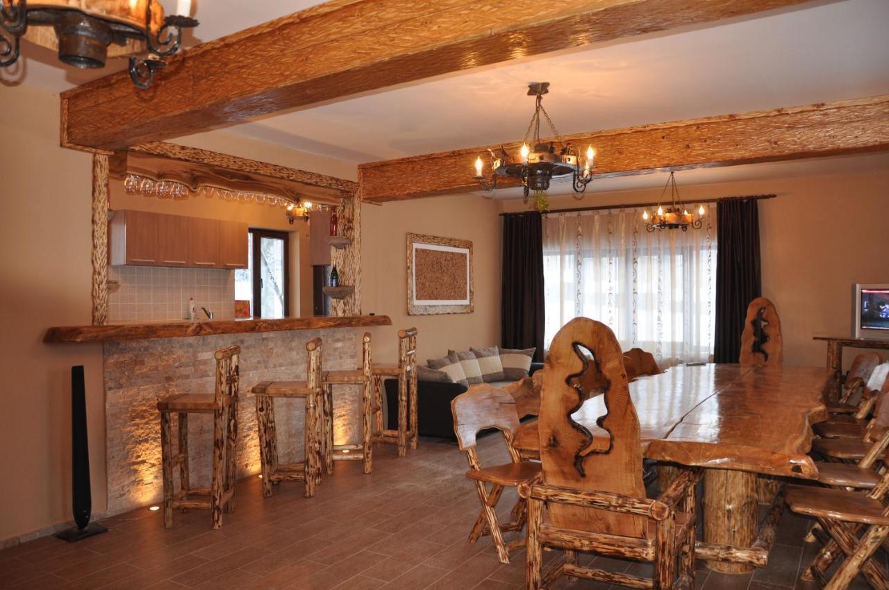 Casa De Vacanta Sadu Eksteriør billede