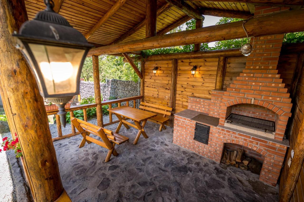 Casa De Vacanta Sadu Eksteriør billede