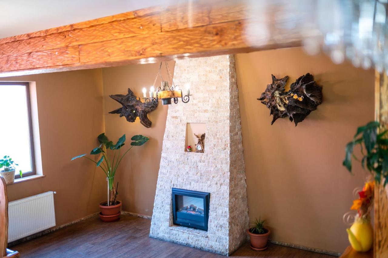 Casa De Vacanta Sadu Eksteriør billede