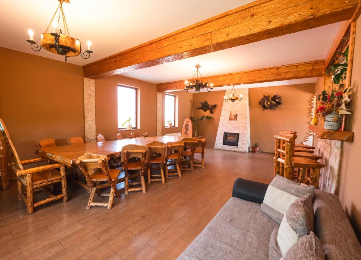 Casa De Vacanta Sadu Eksteriør billede